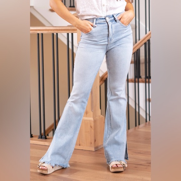 NWT💙RISEN MORNING SUN HIGH RISE SPLIT HEM LIGHT WASH FLARE JEANS Size 1X - Picture 2 of 15